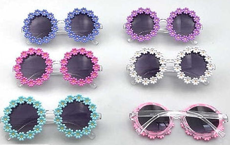 FLOWER PETAL LINED ROUND HIPPY LOOKING SUNGLASSES