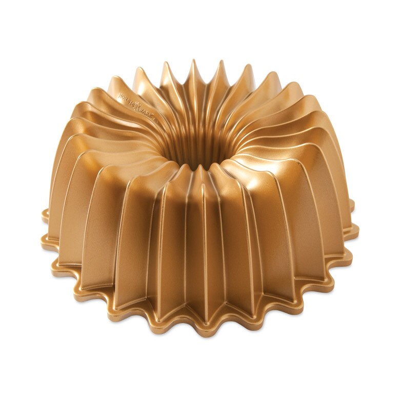 10 Cup Brilliance Bundt Pan