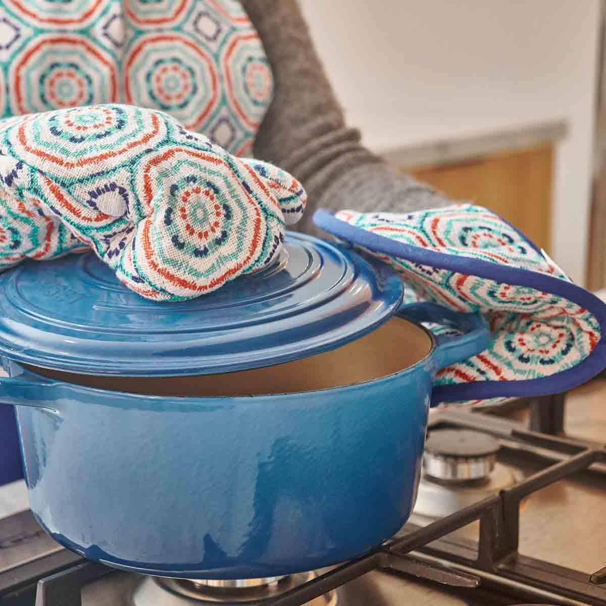 Hypnotic Oven Mitt Blueberry