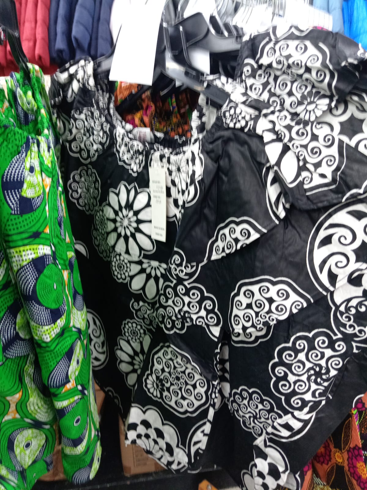 Blouse Black Print Multi- Etnia Negra