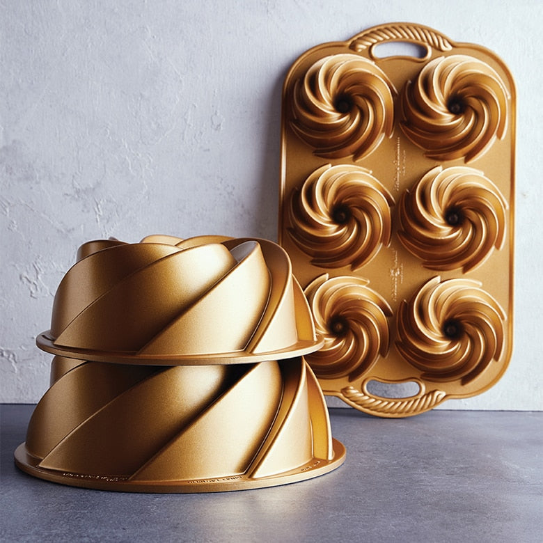 10 Cup Heritage Bundt Pan