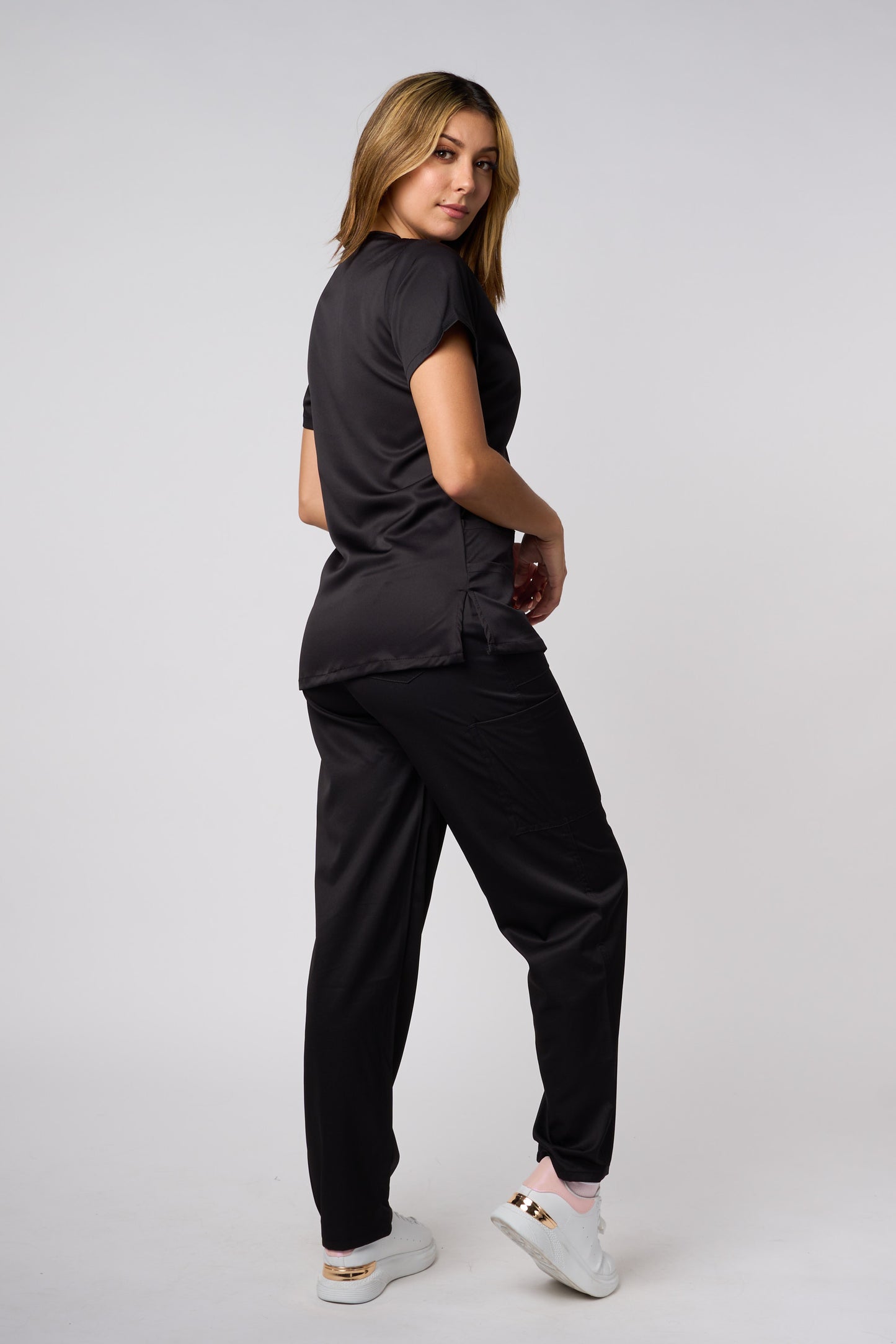 SOLID 4 WAY TRETCH KEYHOLE NECK SCRUB SET BLACK