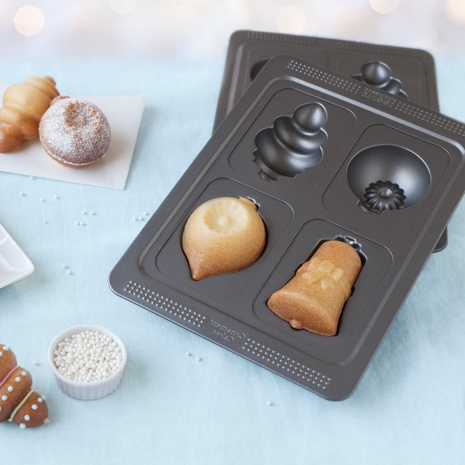 4-Cup 3D Ornament Cake Pan