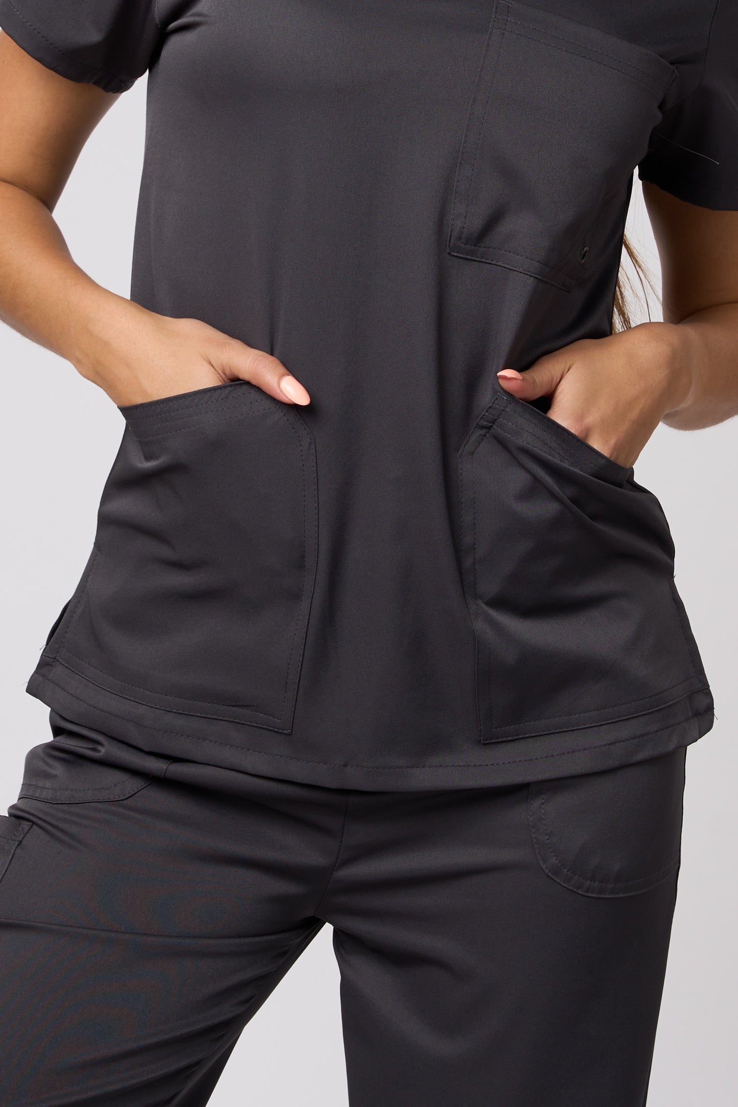 SCRUB TOP V NECK PEWTER