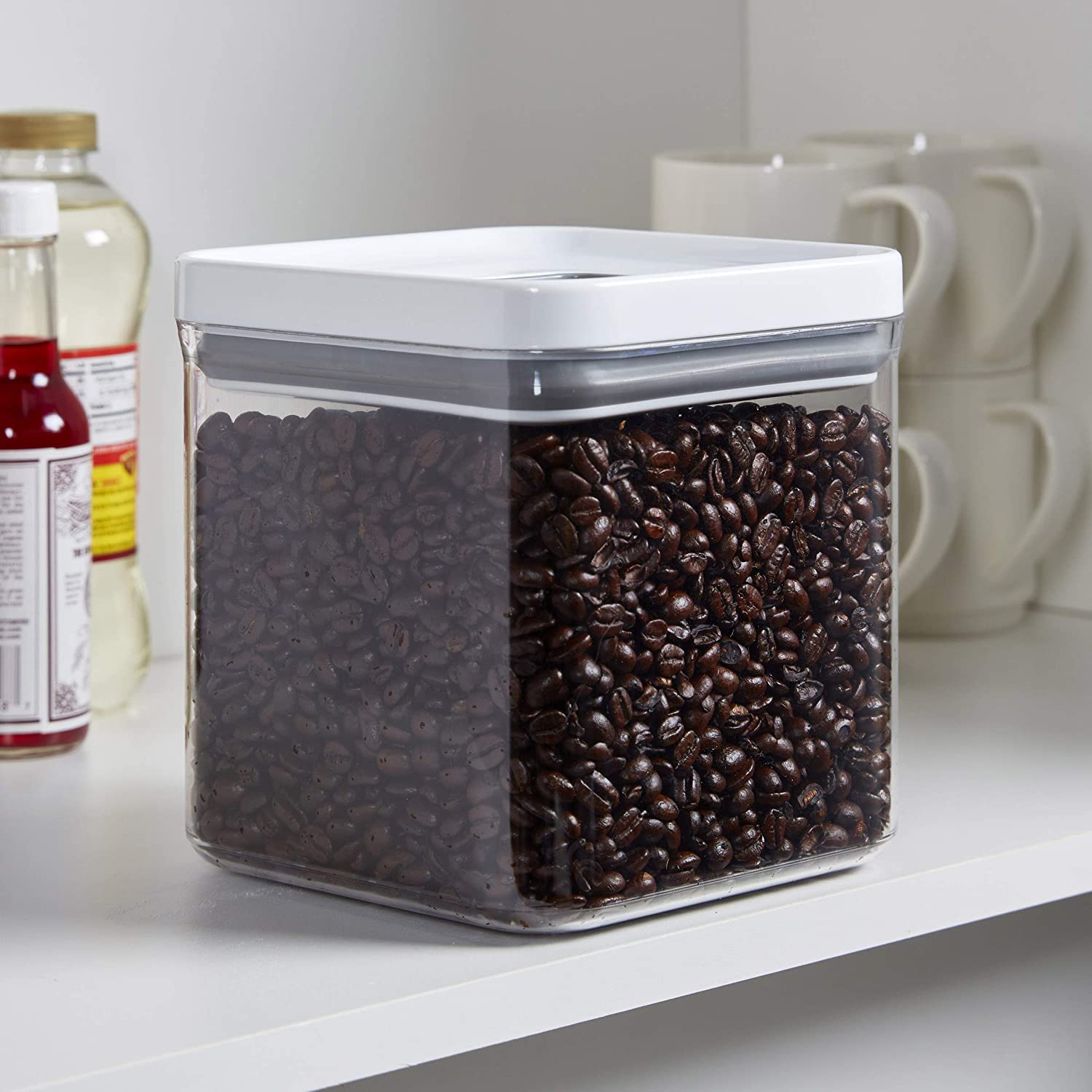 Clear storage container 2.8 Qt