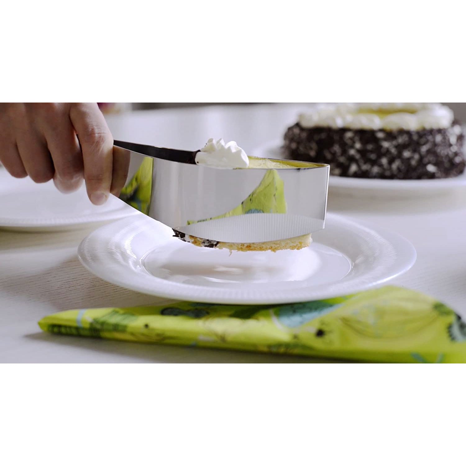 Cake Server in Stainless Steel