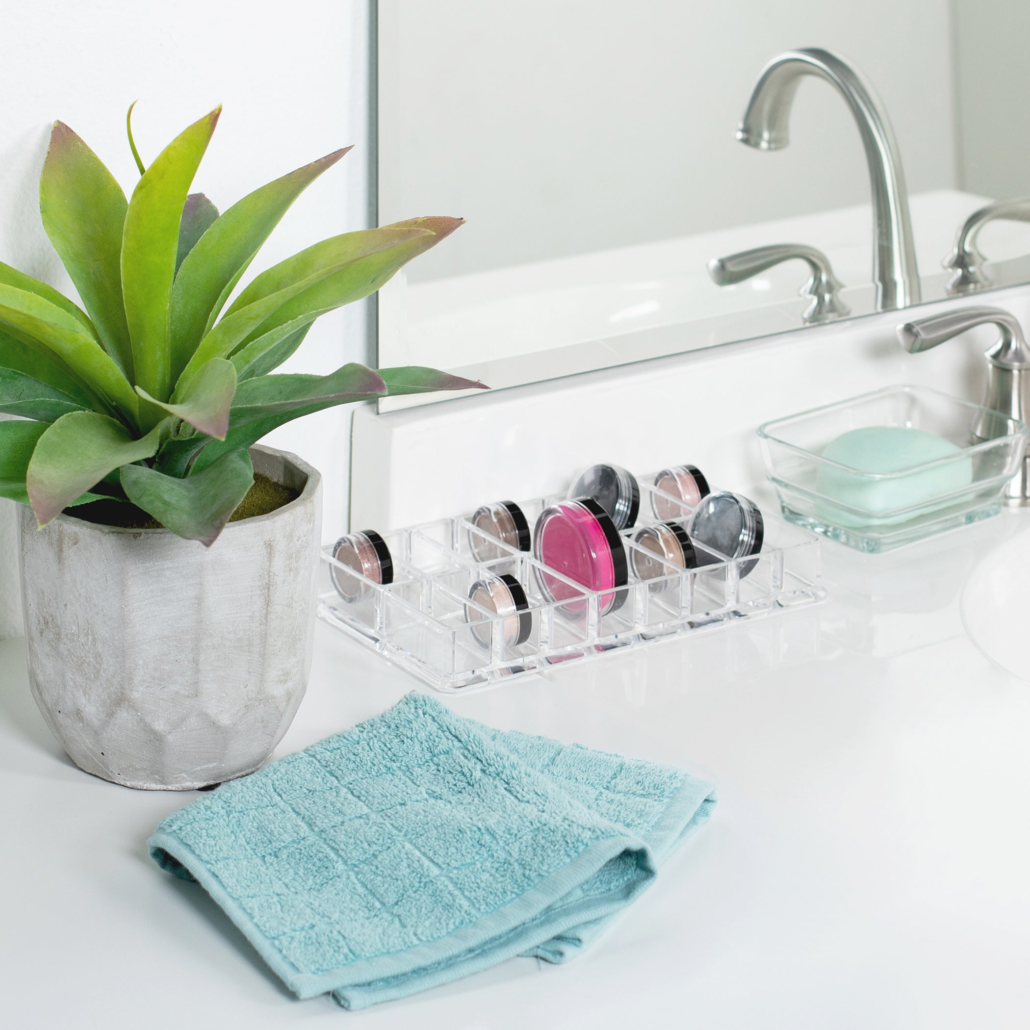16 Compartment Tray