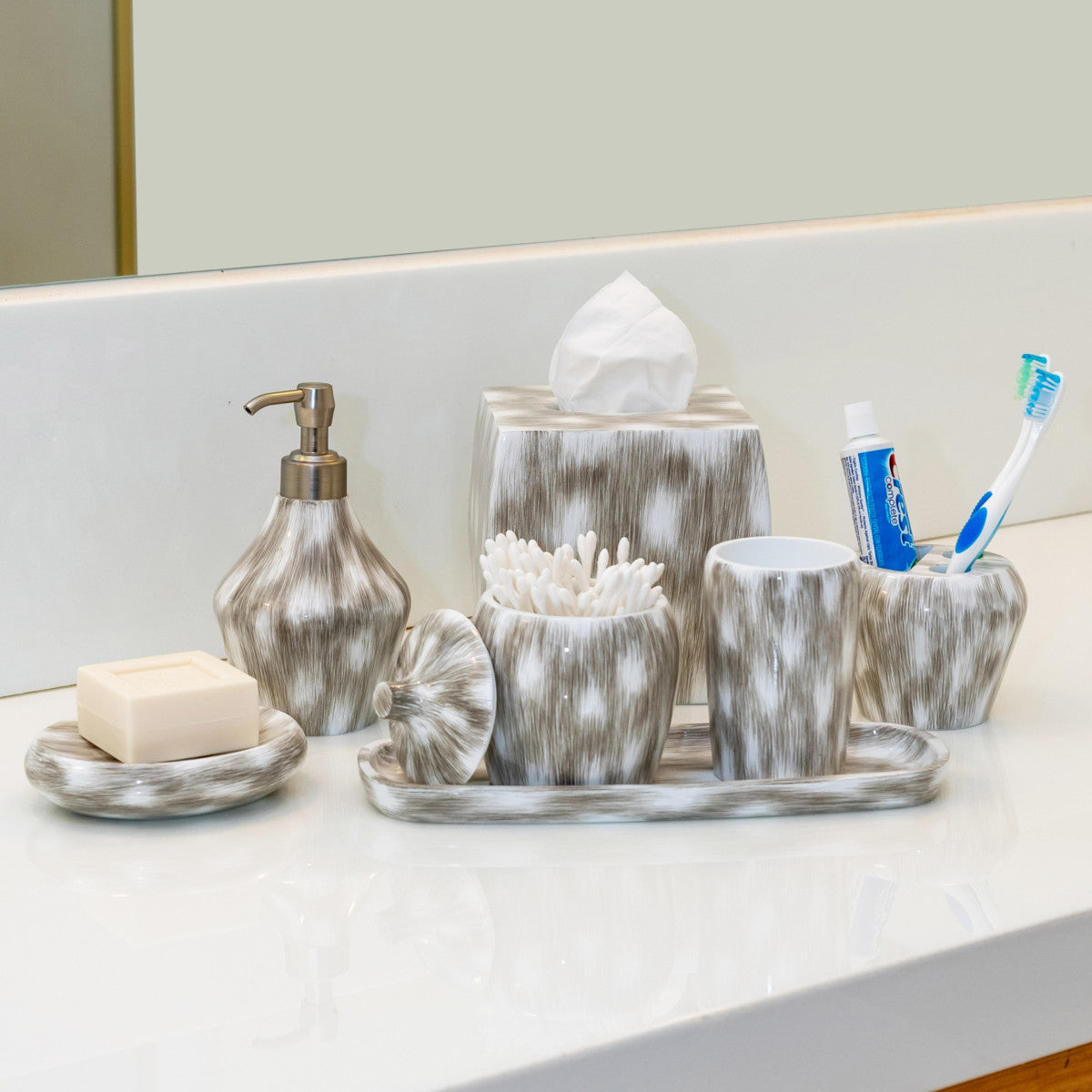 BRUSH STROKES TOOTHBRUSH HOLDER