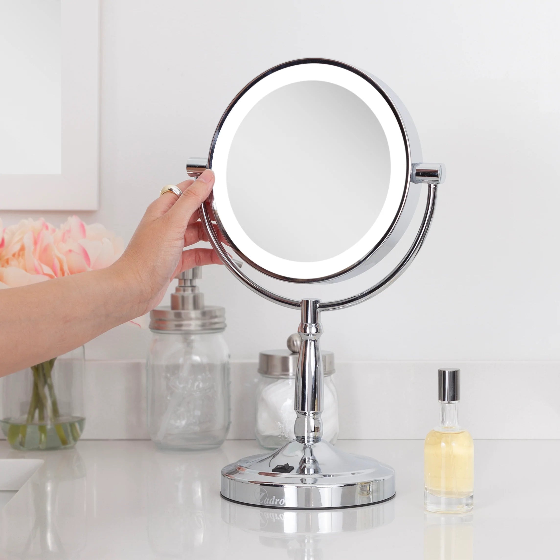 9" Round LED Cordless Dual-Sided Mirror 10X/1X