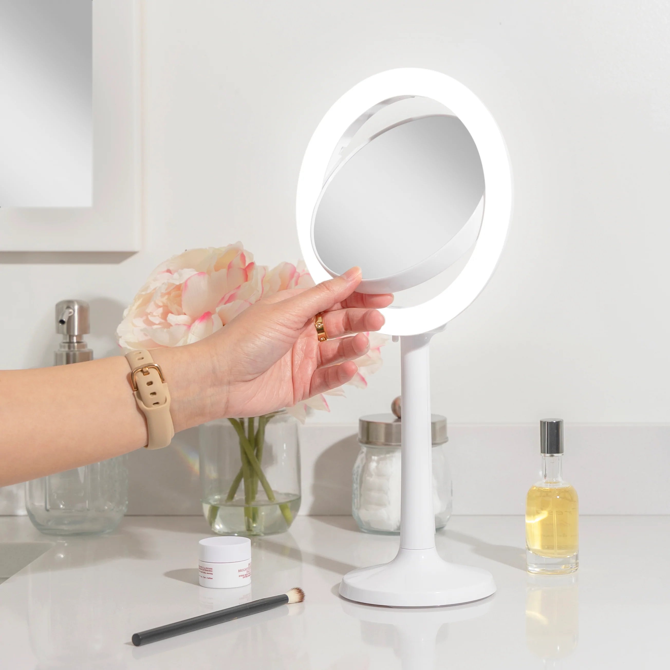 LED Bright Light Adjustable Makeup Mirror 8X/1X