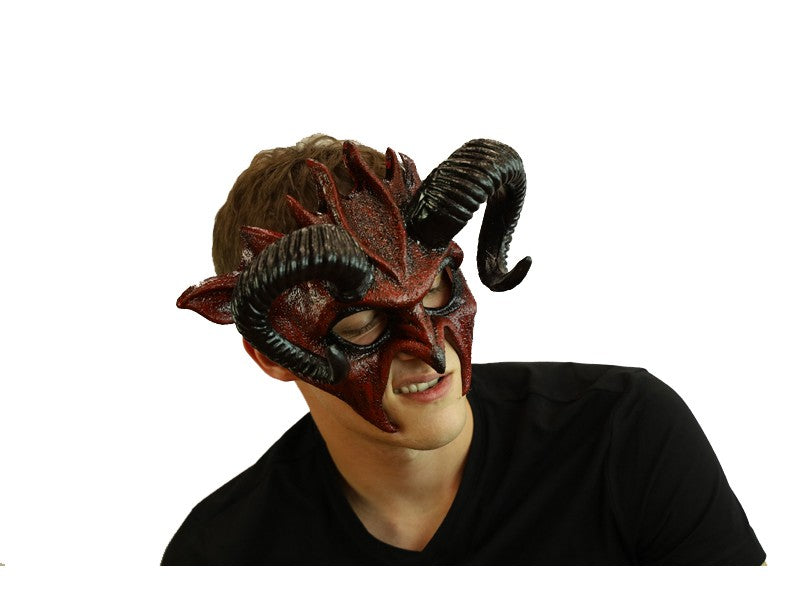Black/Red Ram Hornos Masquerade