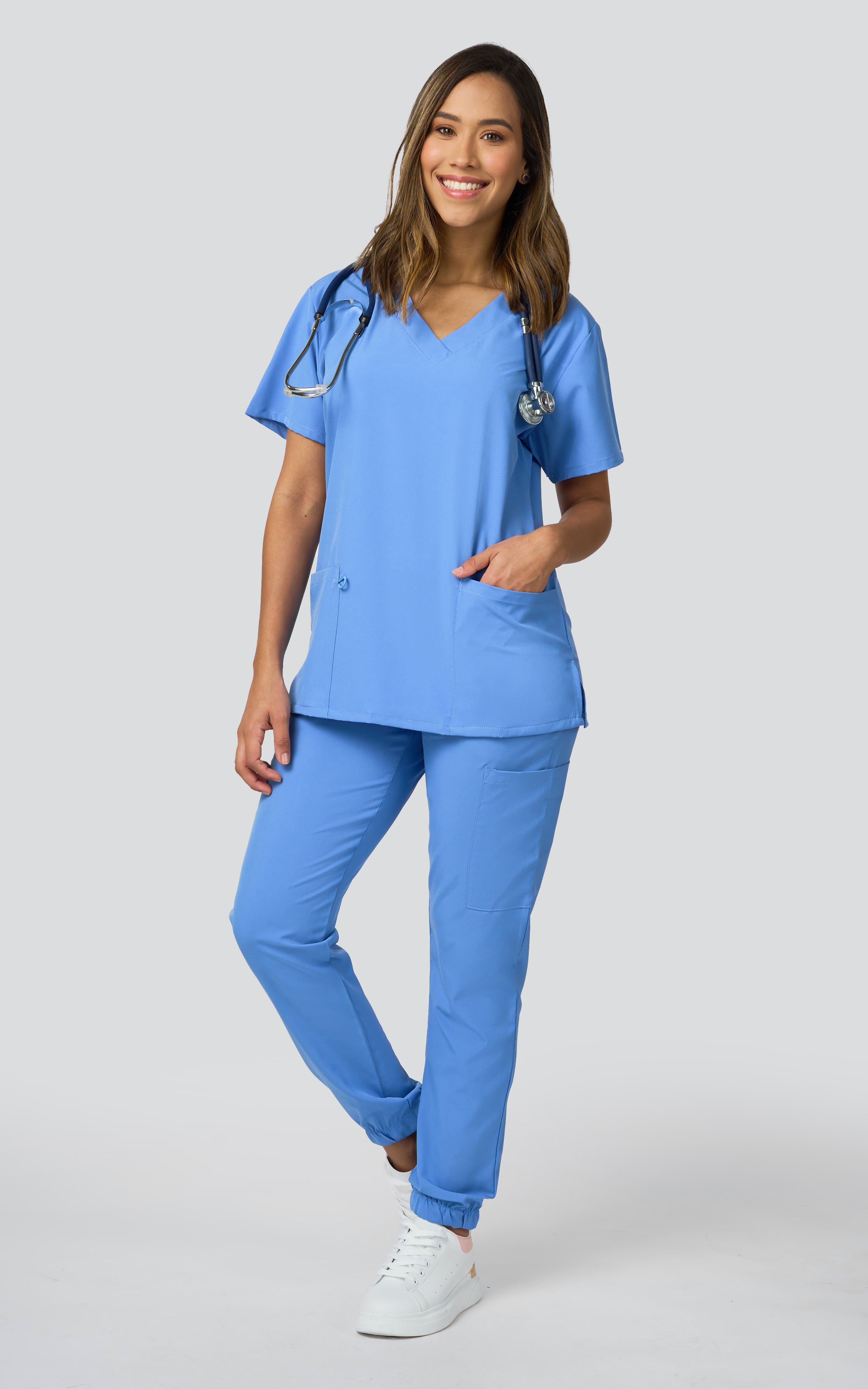 UNIFORME STRECH CELESTE MODELO JOGGER (SLIM FIT)
