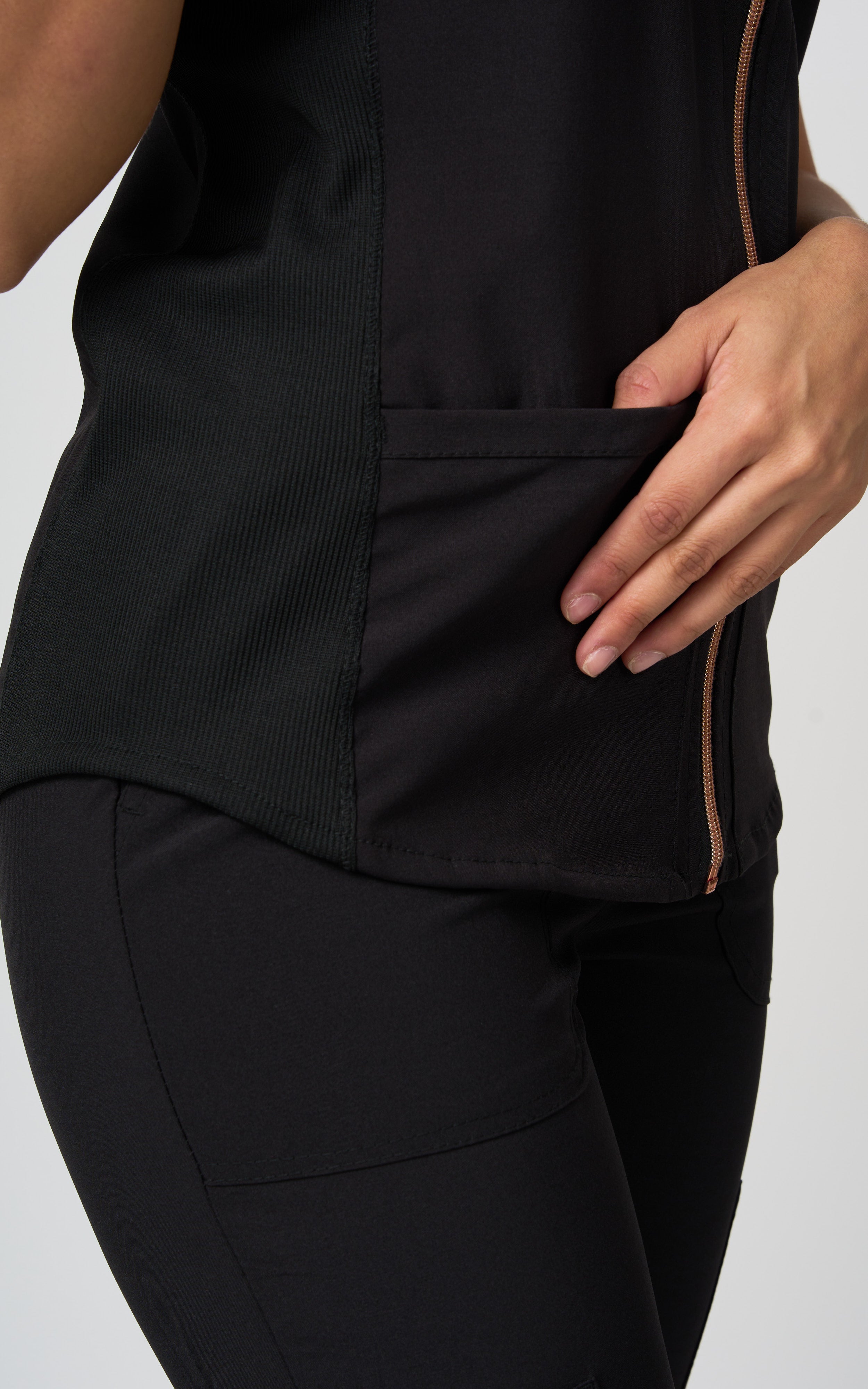CORAL GOLD 1324 BLACK