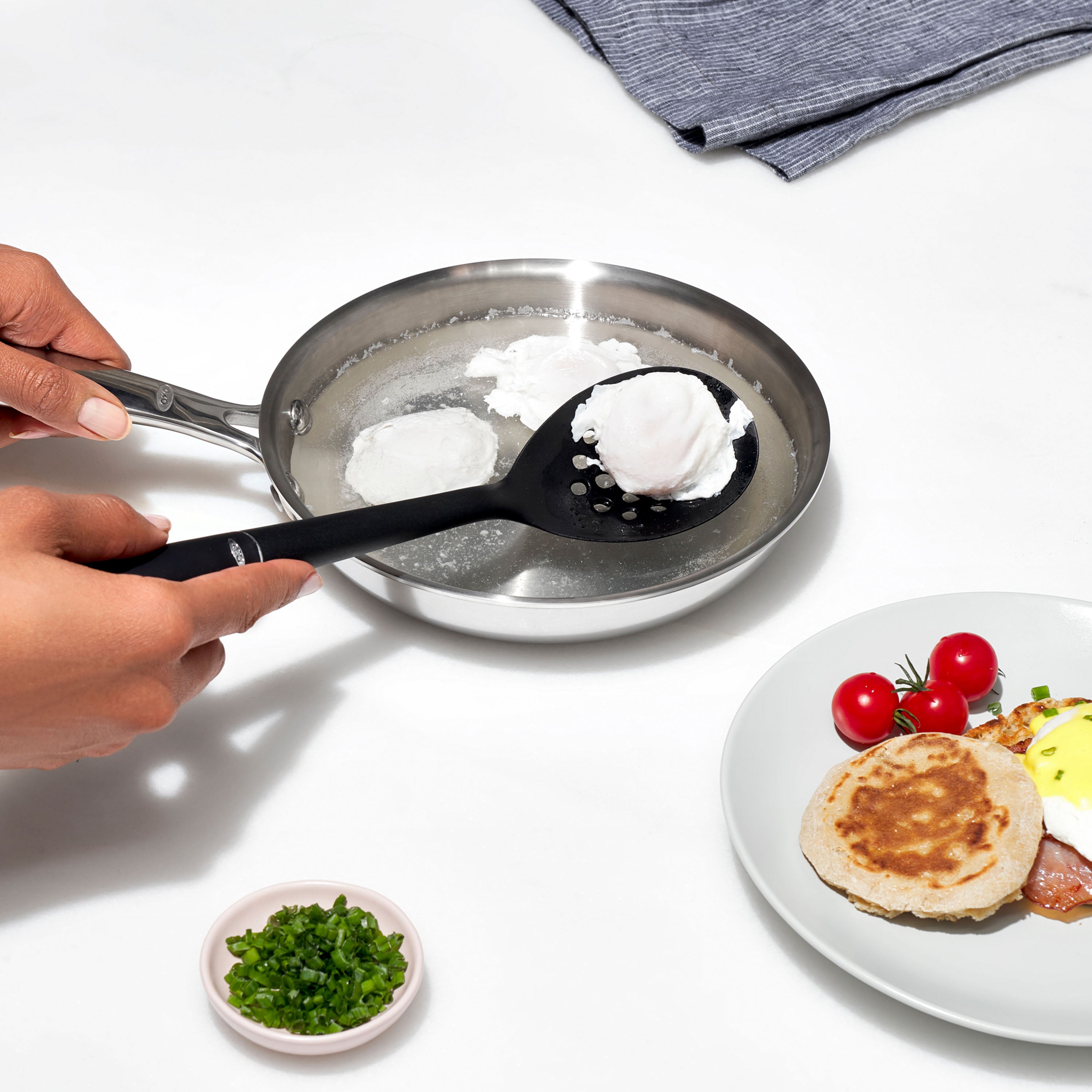 OXO GG NYLON SLOTTED SPOON 13.5"