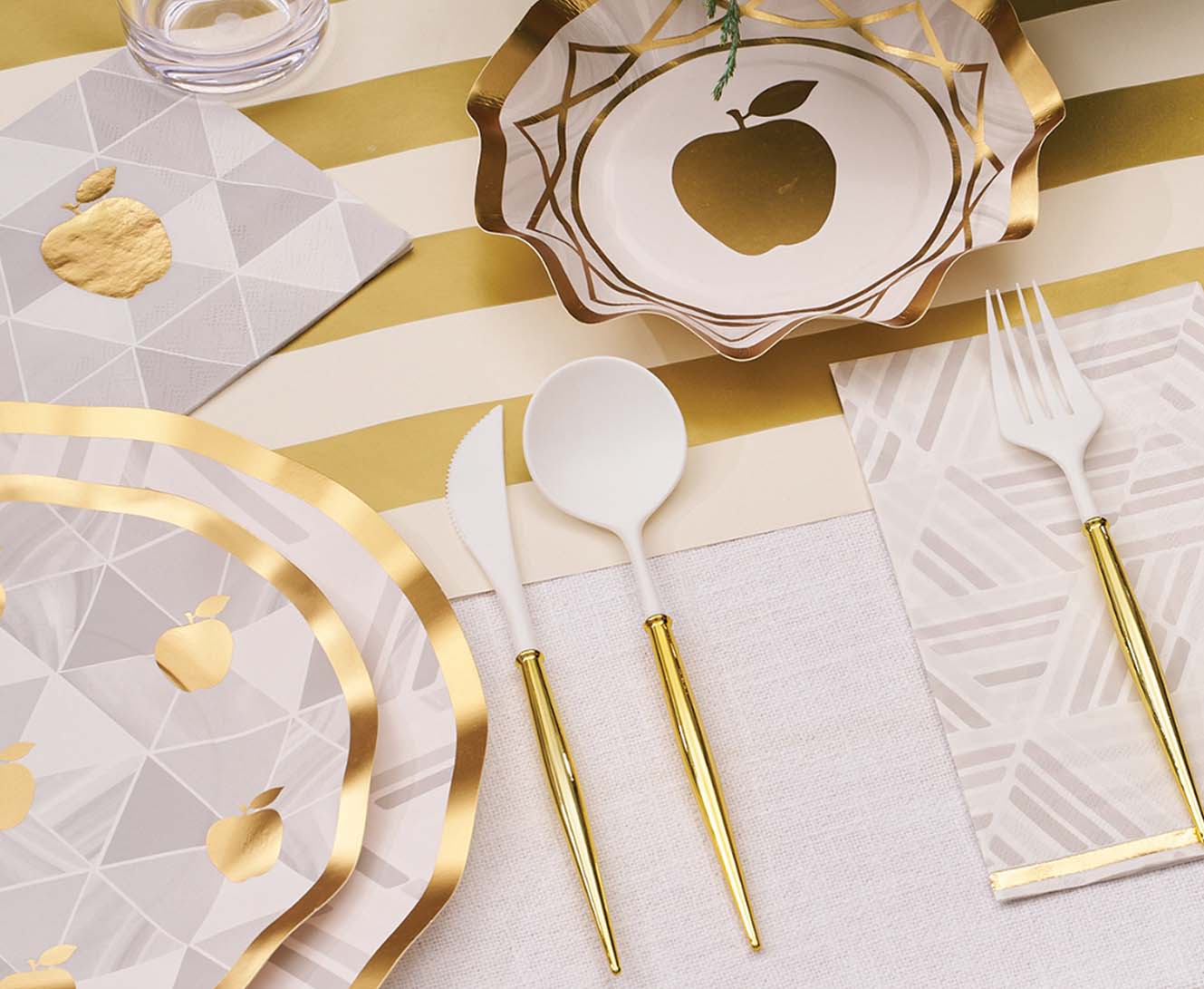 Bella Cutlery White / Gold  Handle