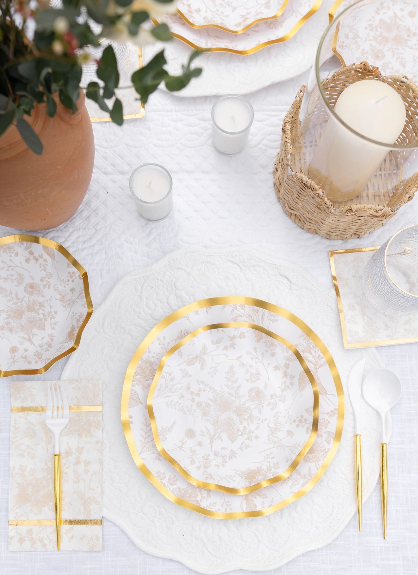 Wavy Salad Plate Timeless Sand 8"