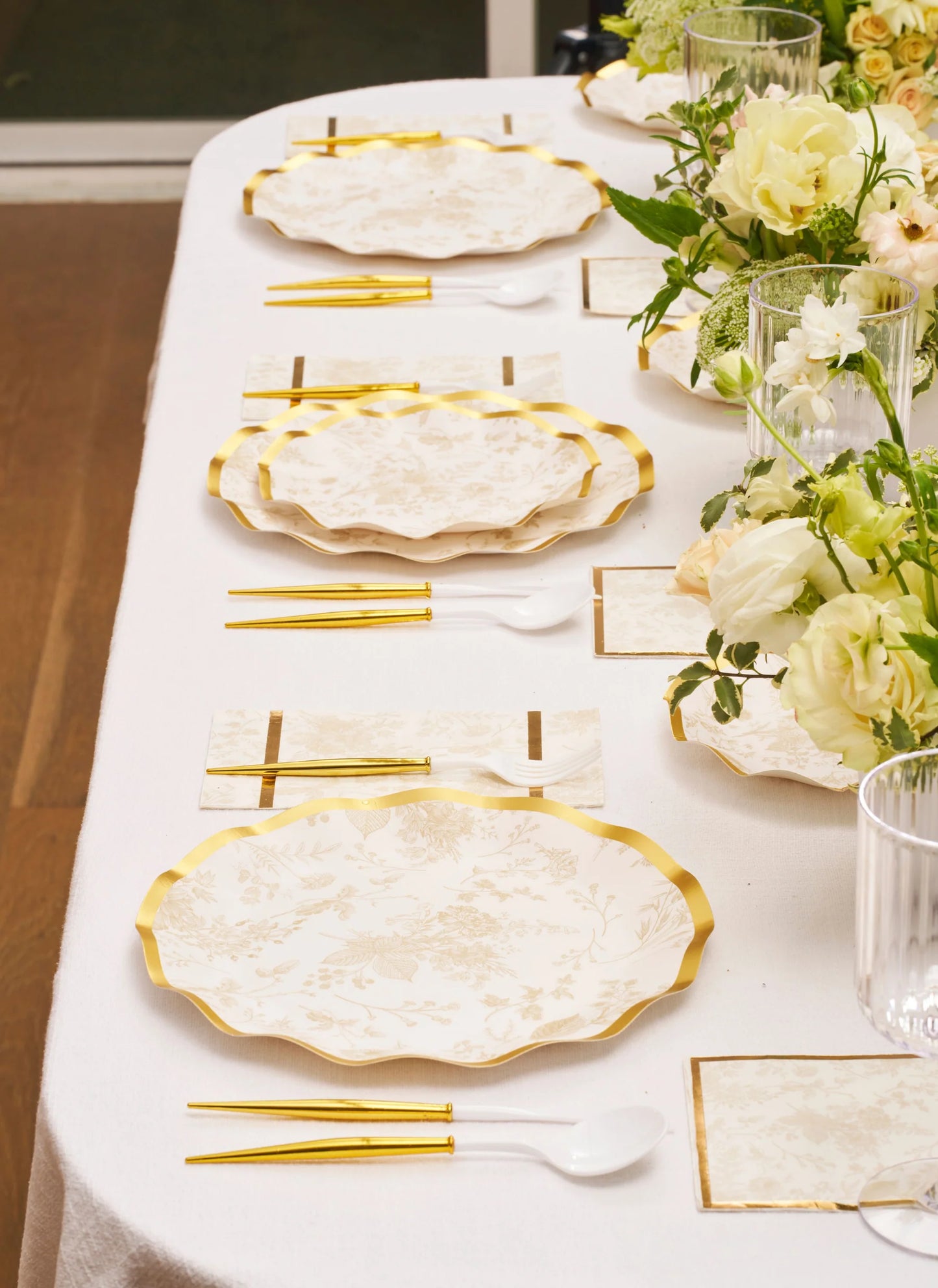 Wavy Salad Plate Timeless Sand 8"