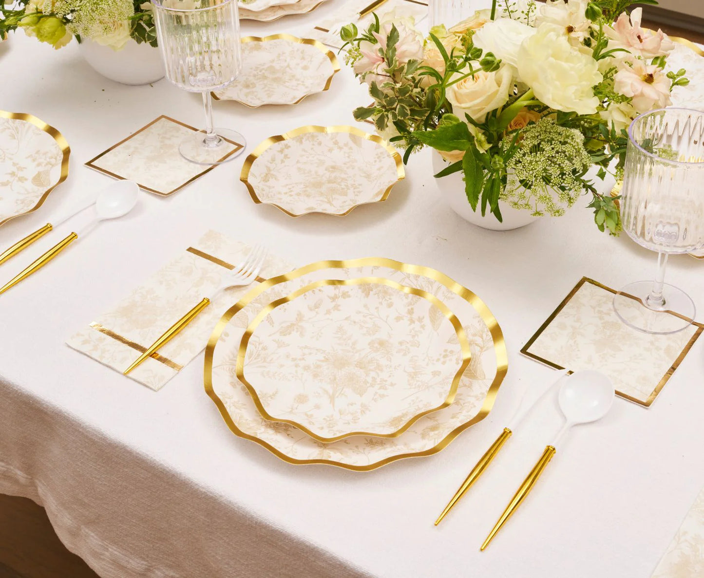 Wavy Salad Plate Timeless Sand 8"