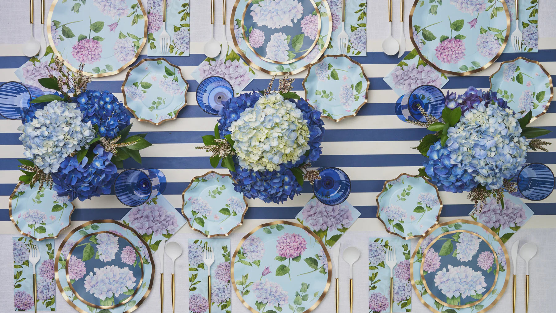 Wavy Dinner Plate Hydrangeas 10"
