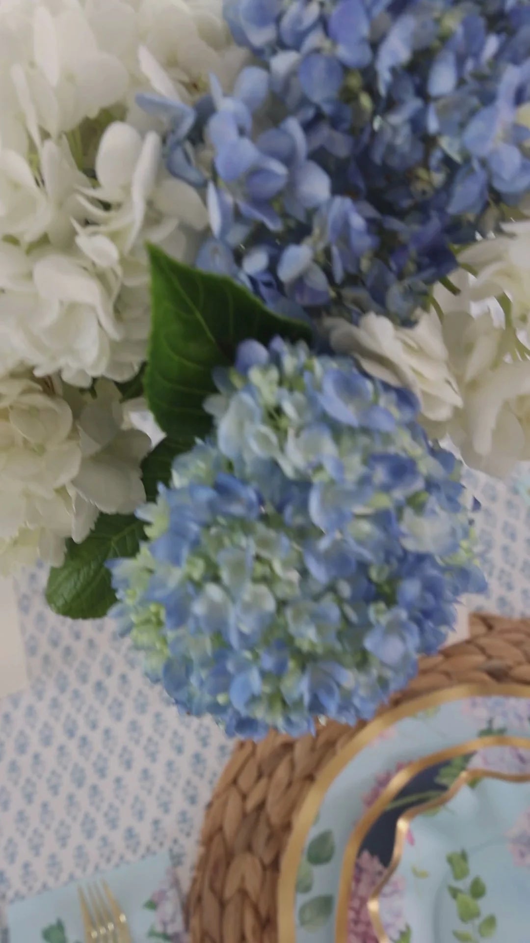 Wavy Dinner Plate Hydrangeas 10"