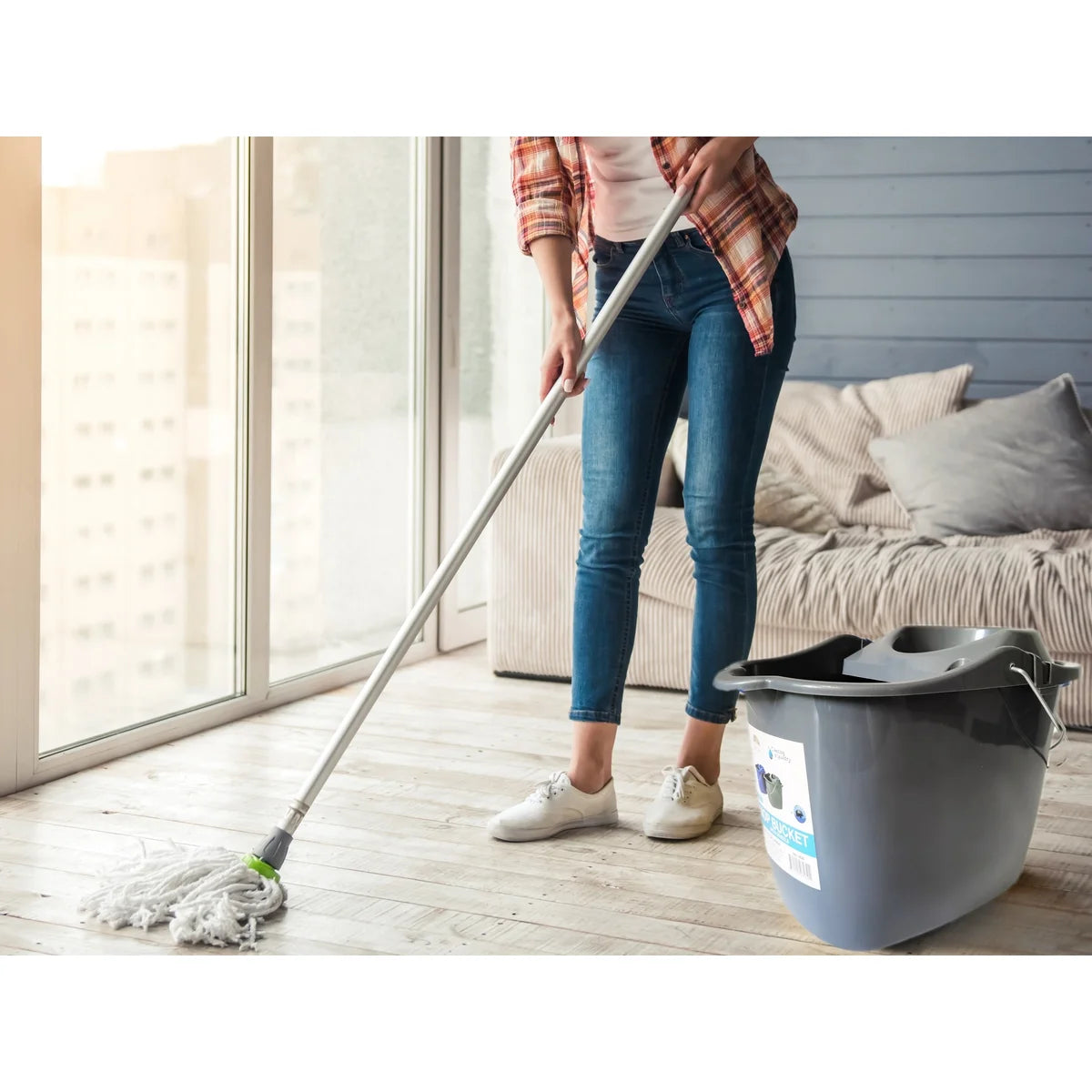 4Gal/15L Plastic Mop Bucket with Wheels Grey