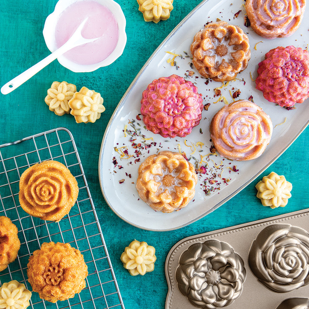 Floral Cakelet Pan