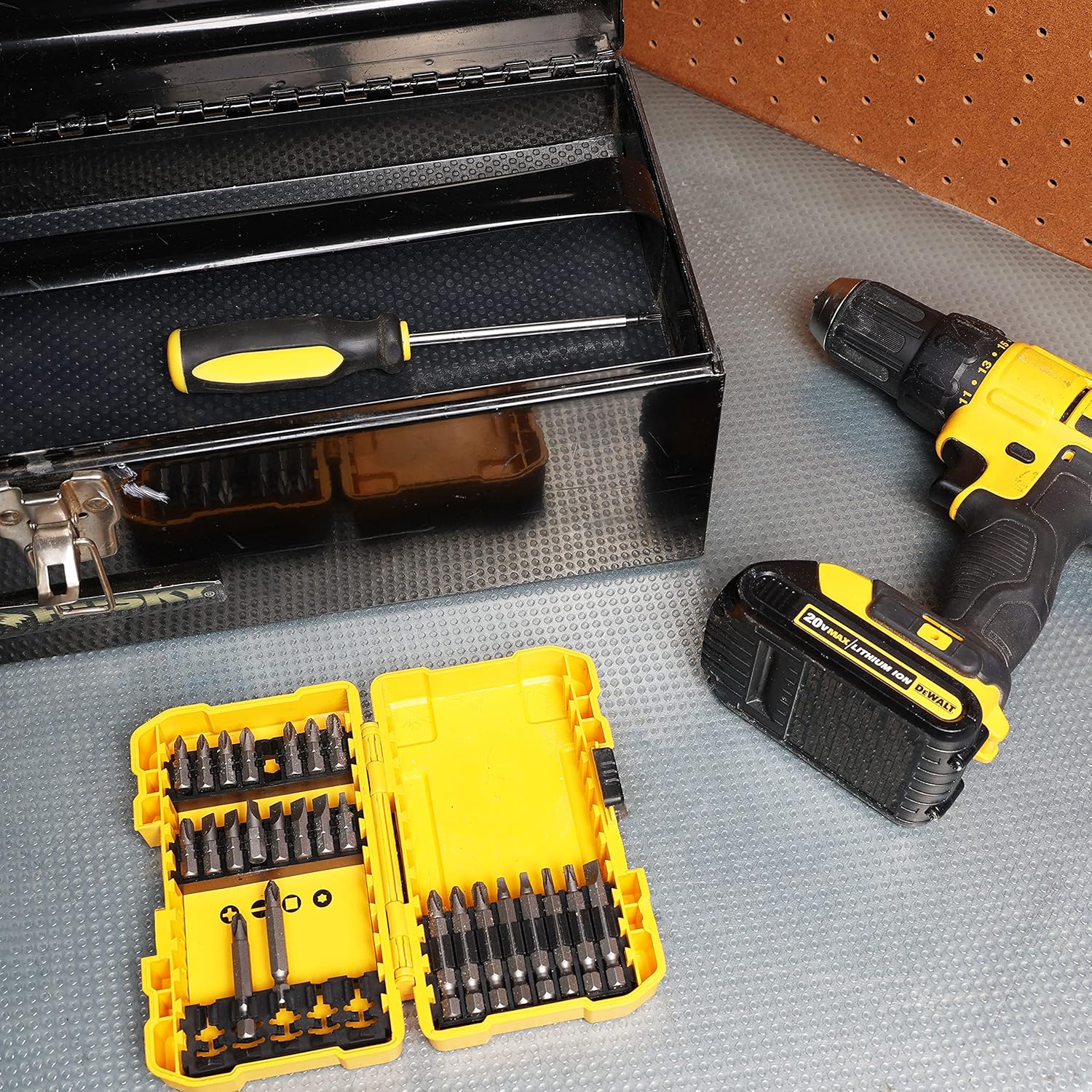 Heavy Duty Grip Premium Black 18 in x 4ft