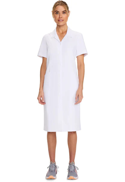 Vestido de uniforme médico con botones delanteros blanco