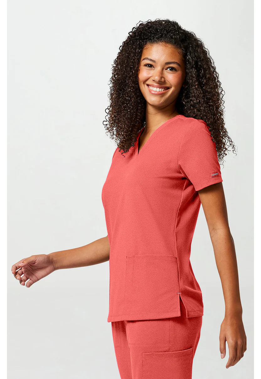Top con cuello en V de 2 bolsillos coral verdadero