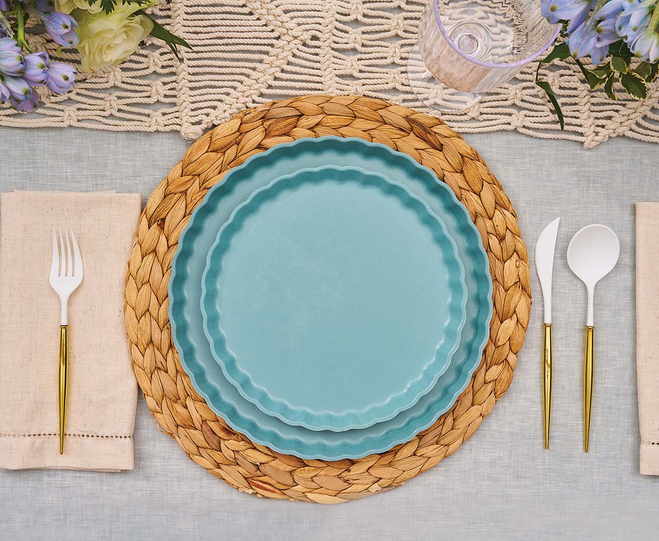 Bella Cutlery White / Gold  Handle
