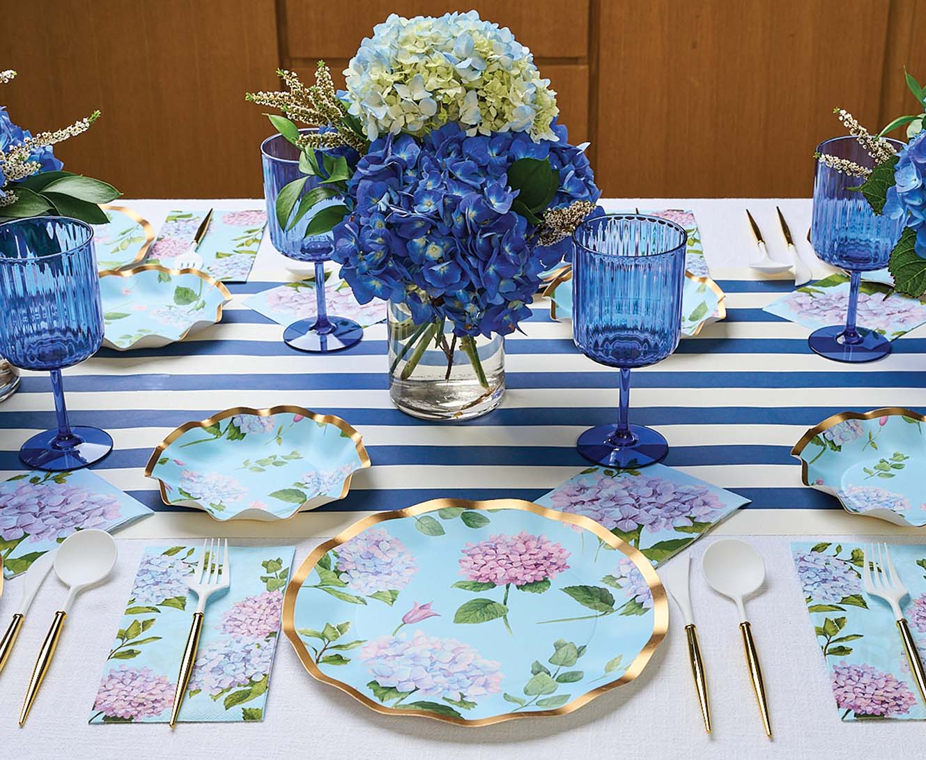 Wavy Dinner Plate Hydrangeas 10"