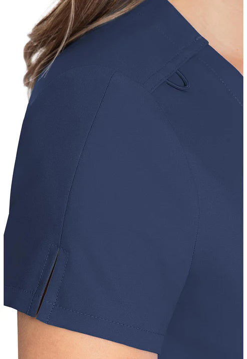 Uniforme quirúrgico con cuello en V y un bolsillo, color azul marino