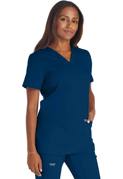 Camisa médica de cuello en V azul marino