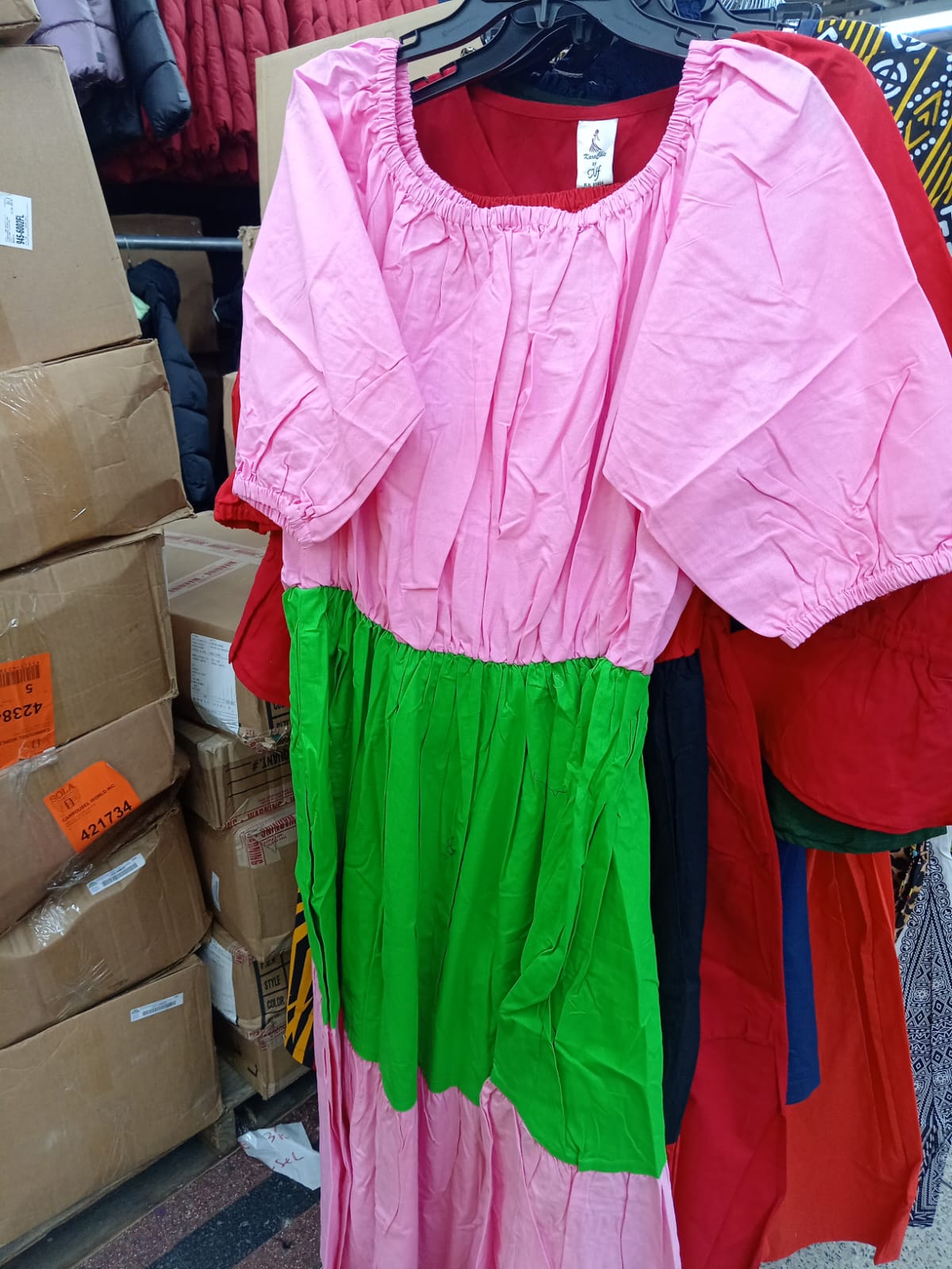 Vestido Rosa-Verde Mujer - Etnia Negra