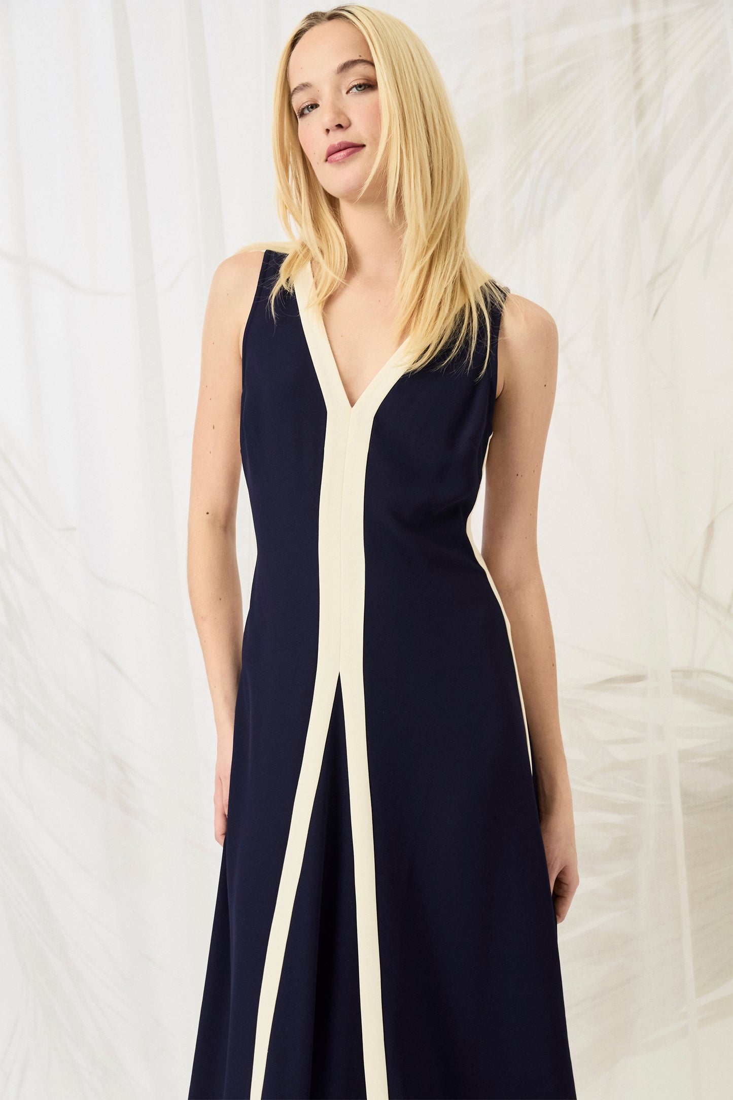 V-Neck Midi Dress Evening / Blue - Maggy London