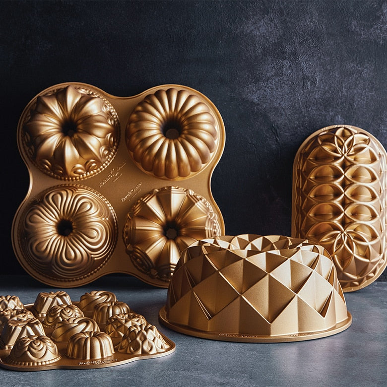 Bundt Charms