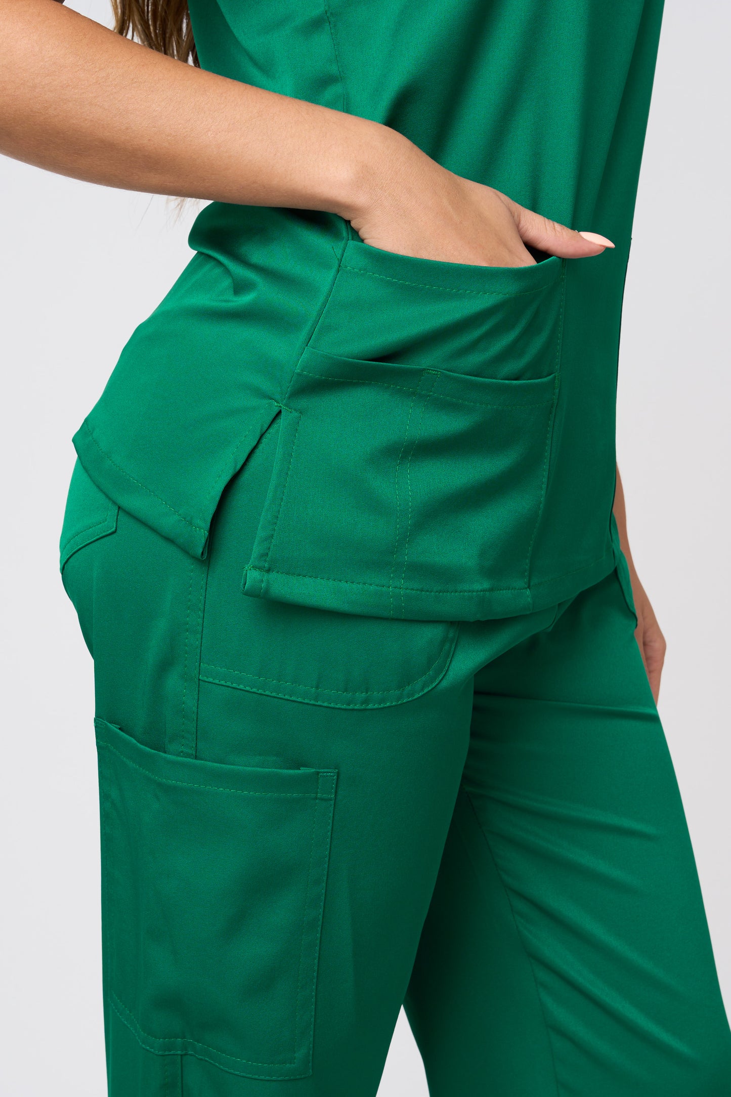 SOLID 4 WAY STRETCH KEYHOLE NECK SCRUB SET HUNTER GREEN