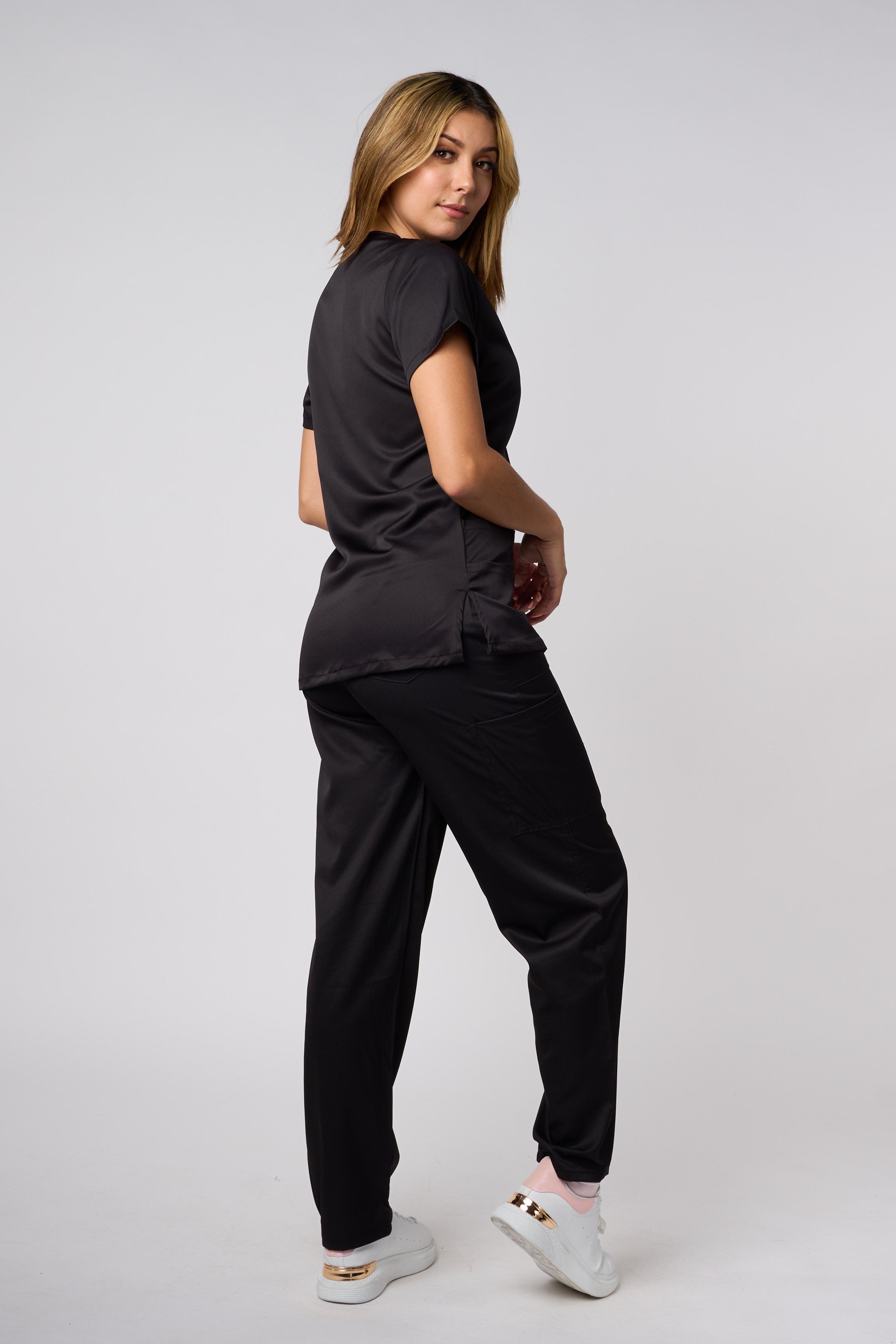 SOLID 4 WAY TRETCH KEYHOLE NECK SCRUB SET BLACK
