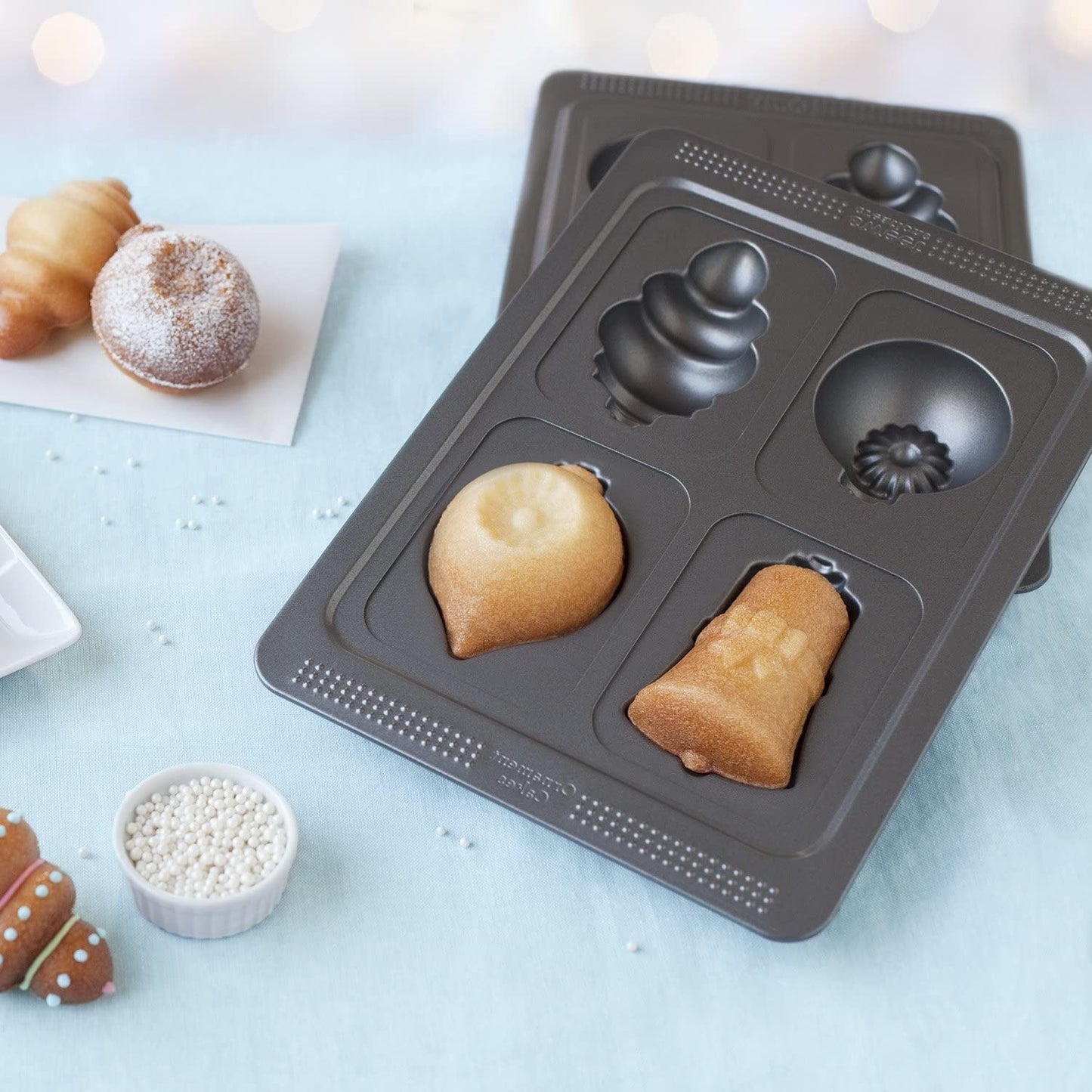 4-Cup 3D Ornament Cake Pan
