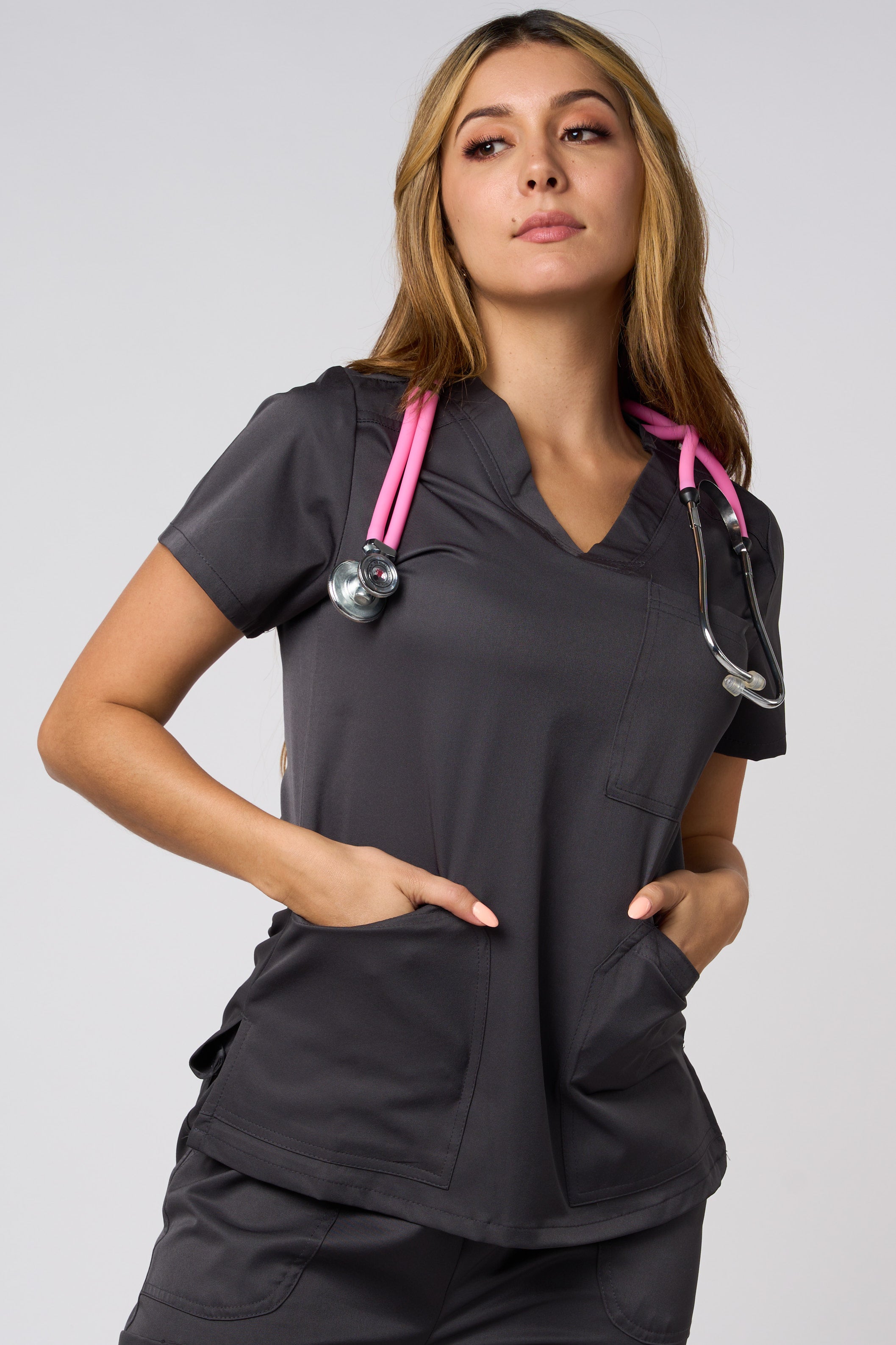 SCRUB TOP V NECK PEWTER