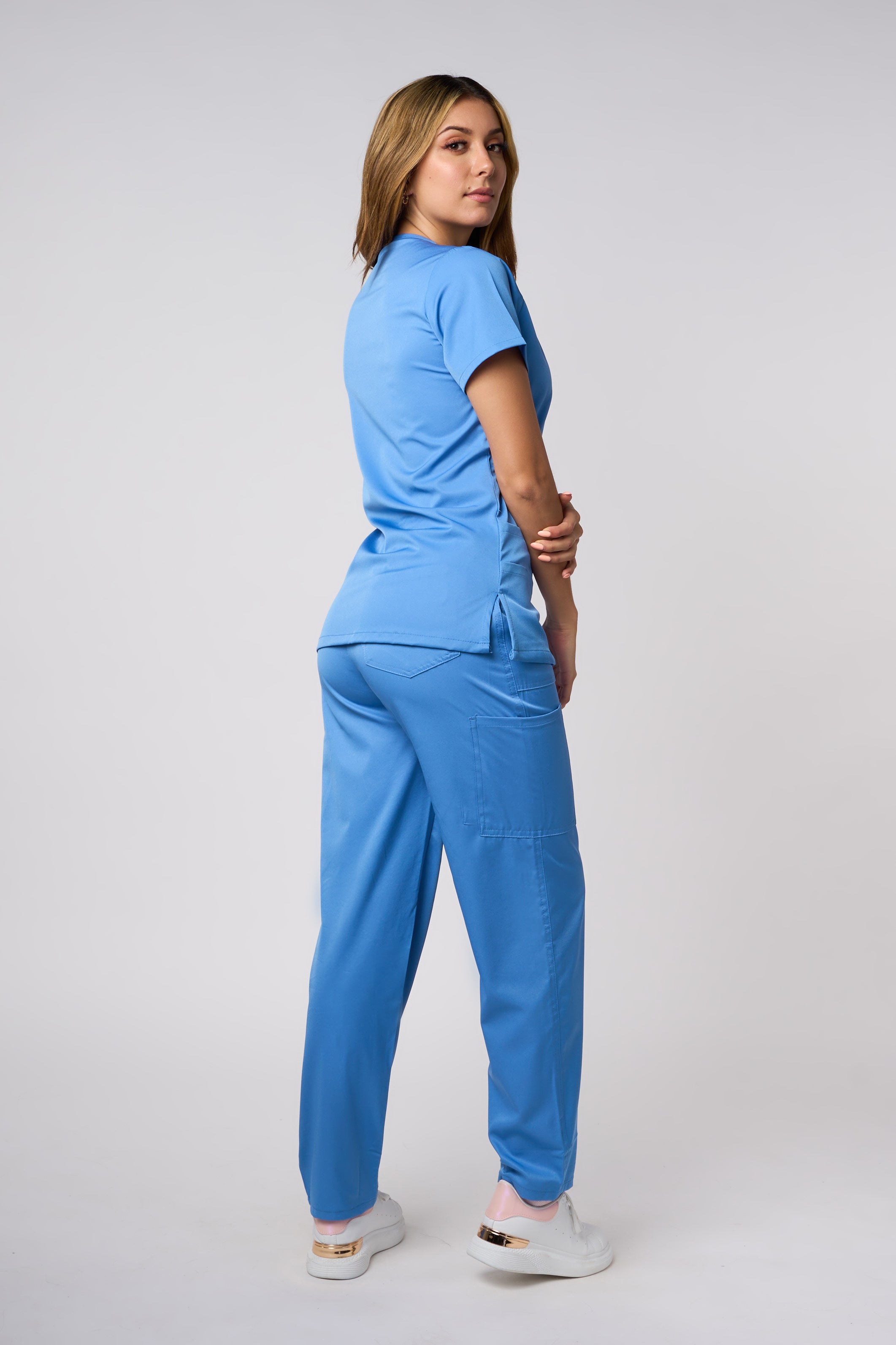 SOLID 4 WAY STRETCH KEYHOLE NECK SCRUB SET CEIL BLUE
