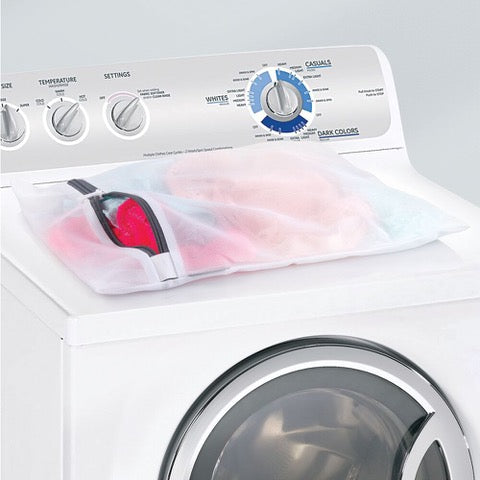 WHITE MESH WASH BAGS  2 PC SET