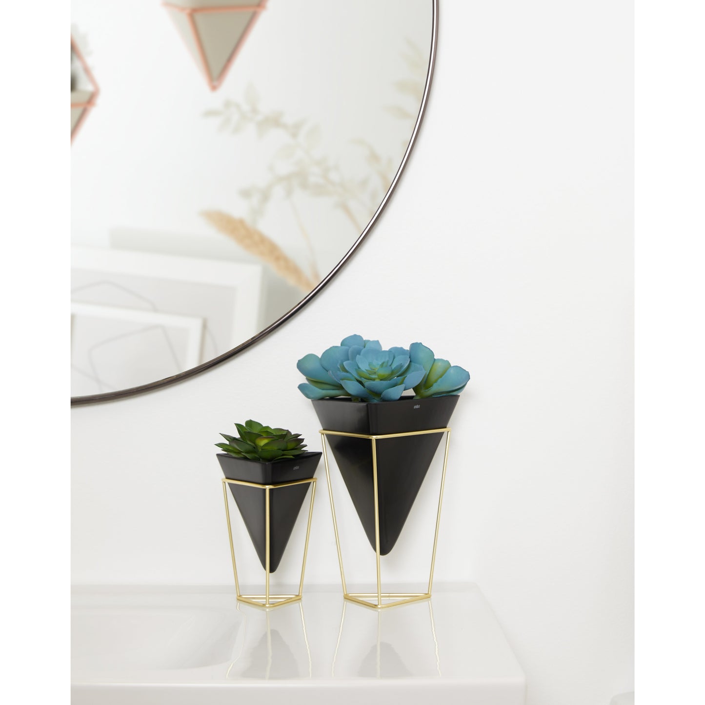 Trigg Tabletop Black / Brass