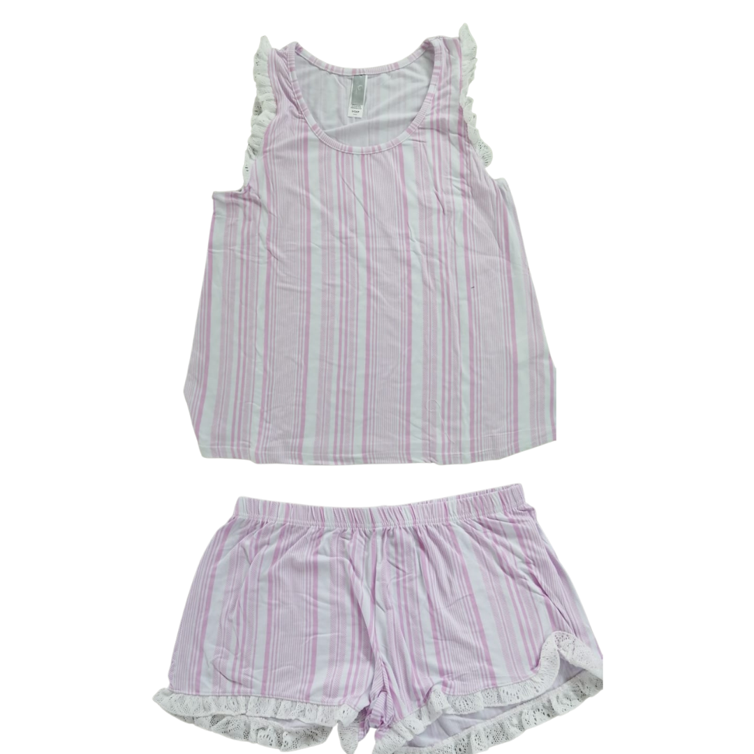 Pijama rosa con rayas blancas
