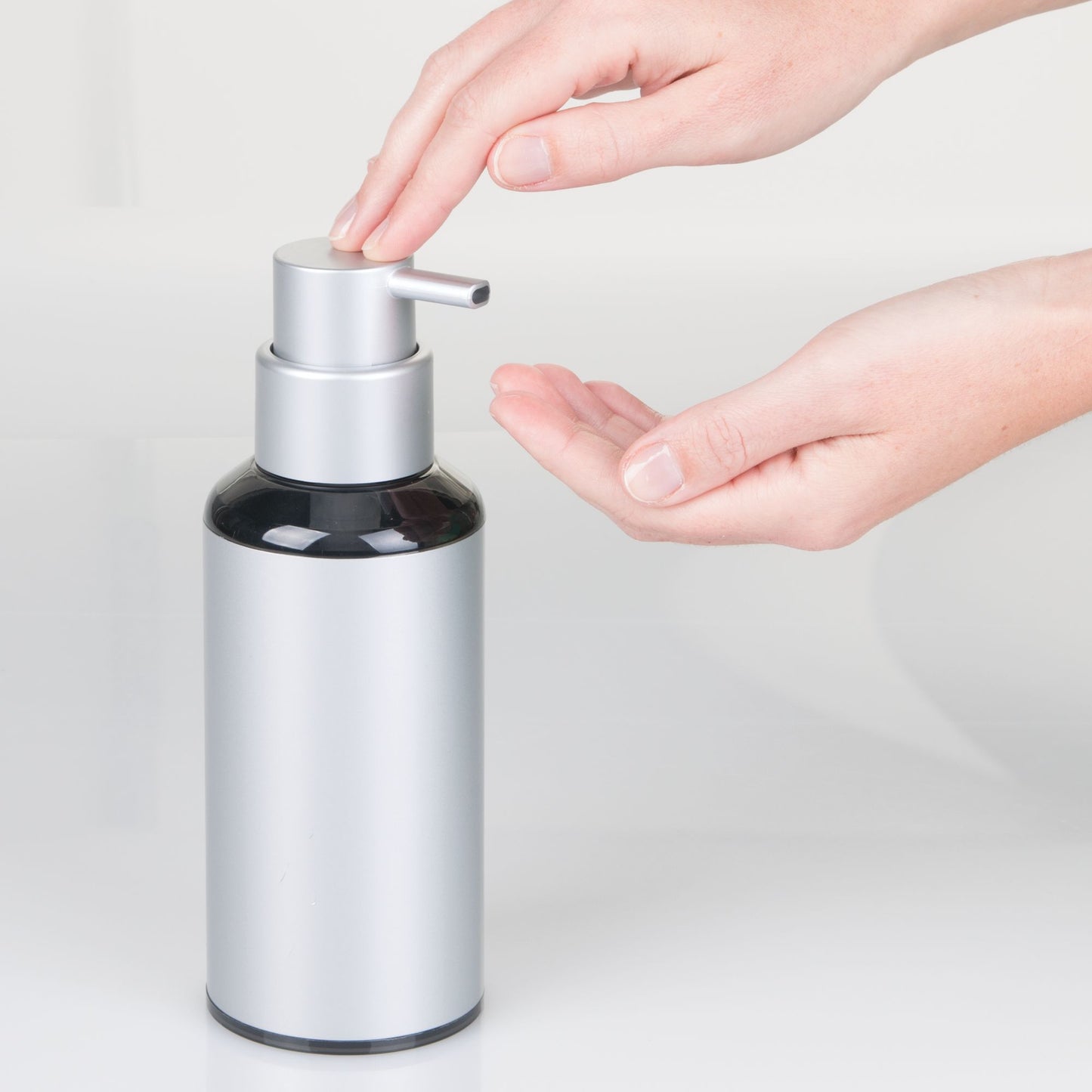 Metro Aluminum Soap Pump - Round 10" x 3.6" x 2.8"