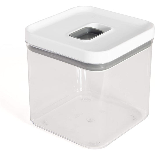 Clear storage container  2.8 Qt