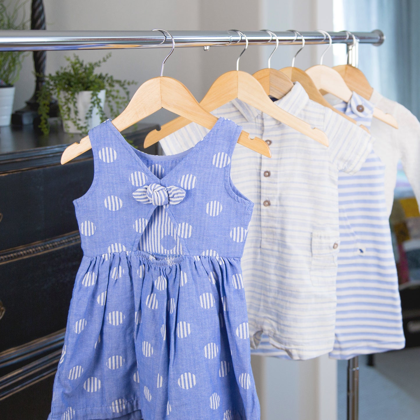 Juvenile Shirt/Coat Hanger - Set of 6