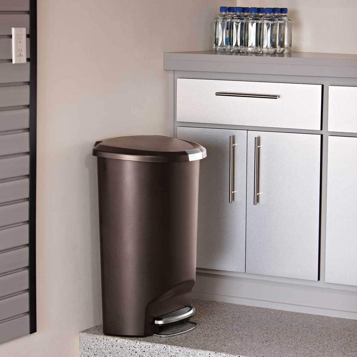 50L SEMI - ROUND PLASTIC STEP TRASH CAN / MOCHA
