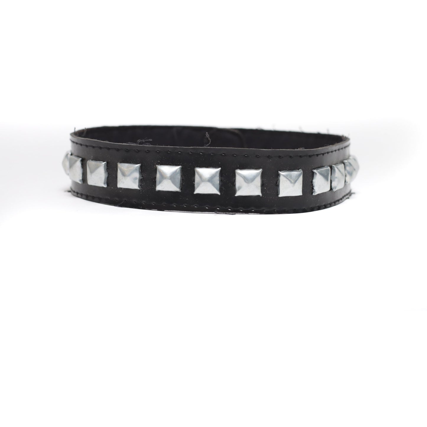 STUDDED CHOKER