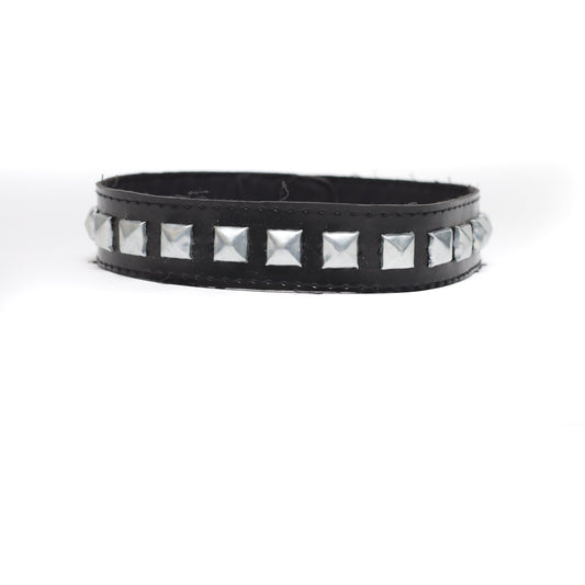 STUDDED CHOKER